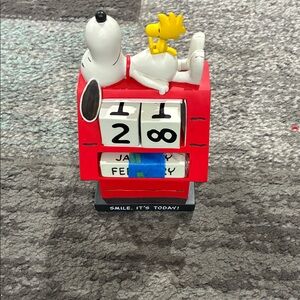 Peanuts Snoopy & Woodstock Red Perpetual Calendar